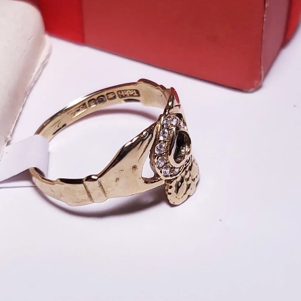 Vintage .15cttw Rd CZ Heart Top 9Kt Y/Gold Lds or Gnts Claddagh S-8.5 Ring#23789 - Picture 4 of 6